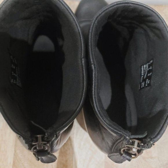 Clark's Enfield Tess Black Ankle Leather Boots - Picture 12 of 17